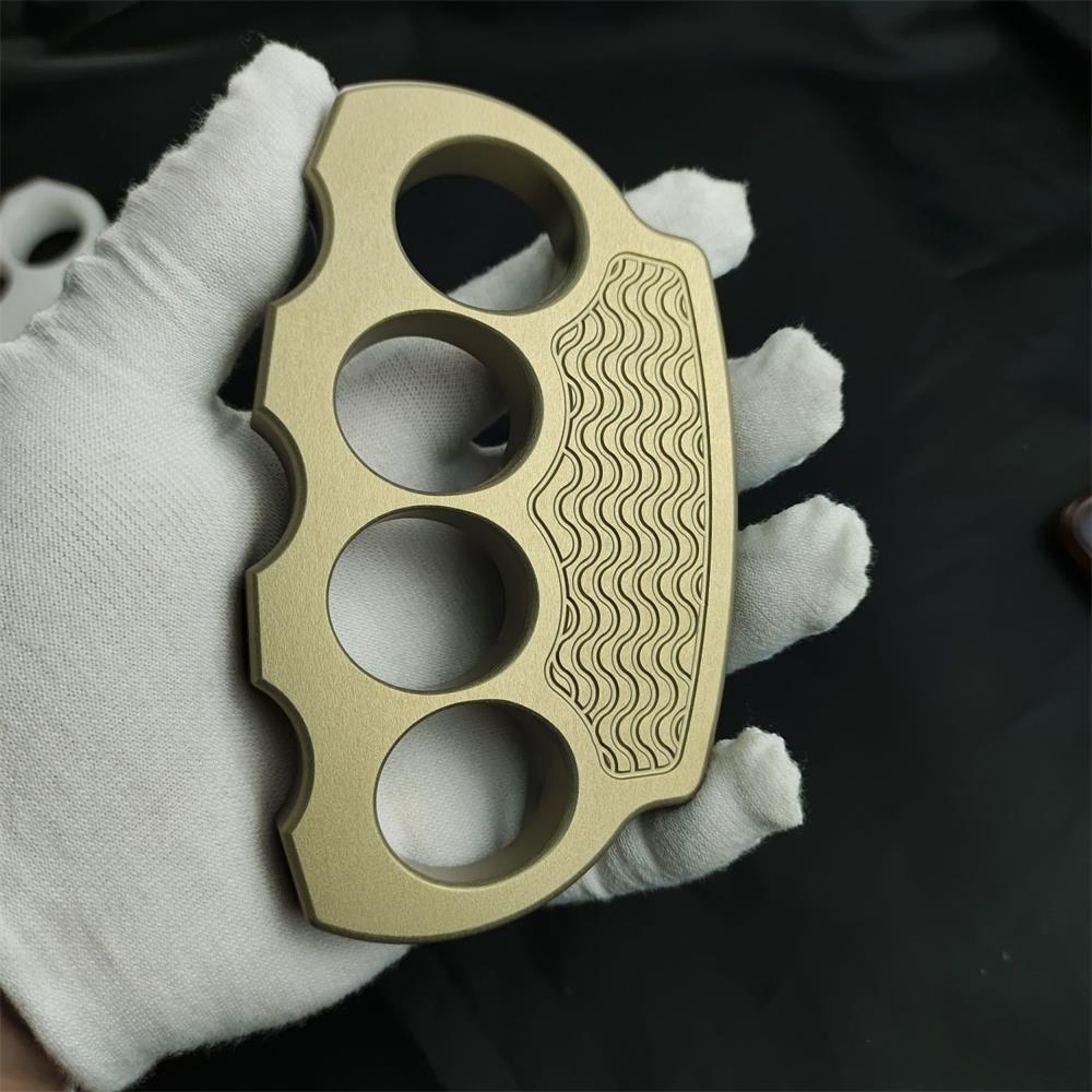 Strumento EDC leggero con Tirapugni in alluminio massiccio classico