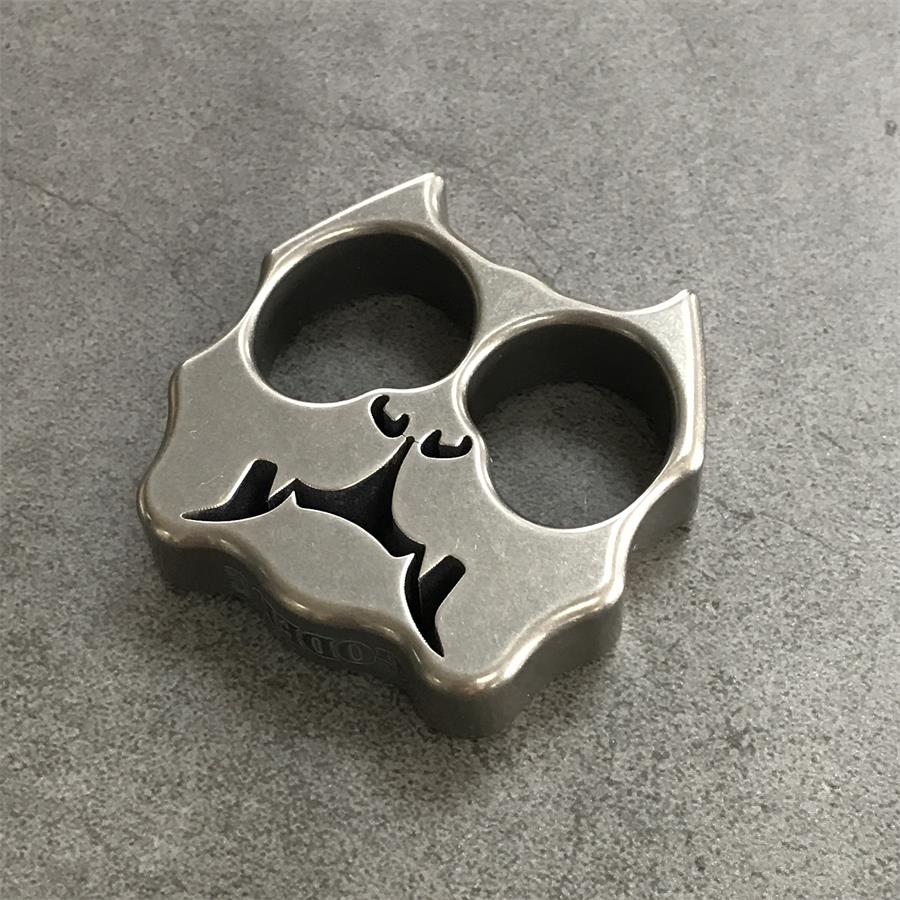 GODEDC Dog Head Knuckle Duster TC21 Titanium Alloy