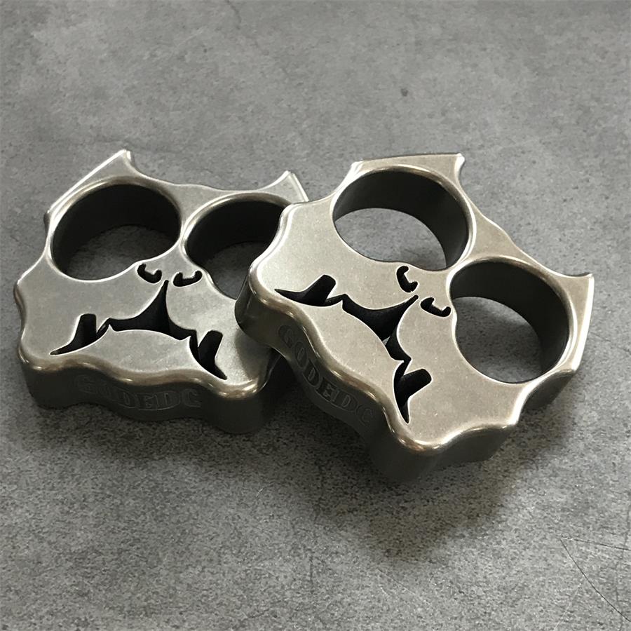 GODEDC Dog Head Knuckle Duster TC21 Titanium Alloy