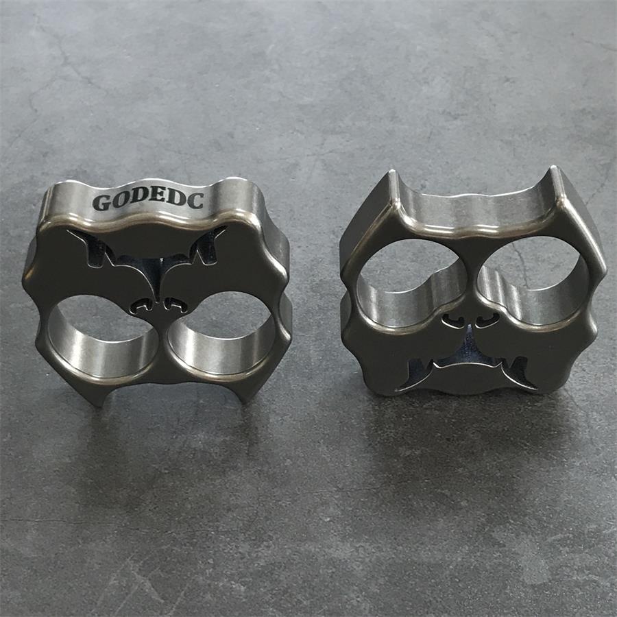 GODEDC Dog Head Knuckle Duster TC21 Titanium Alloy