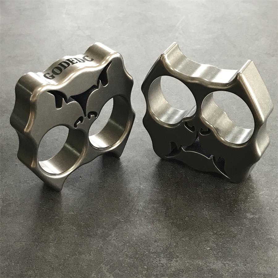 GODEDC Dog Head Knuckle Duster TC21 Titanium Alloy