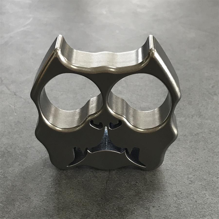 Thickened Titanium Dog Head Knuckle Duster EDC Decoration
