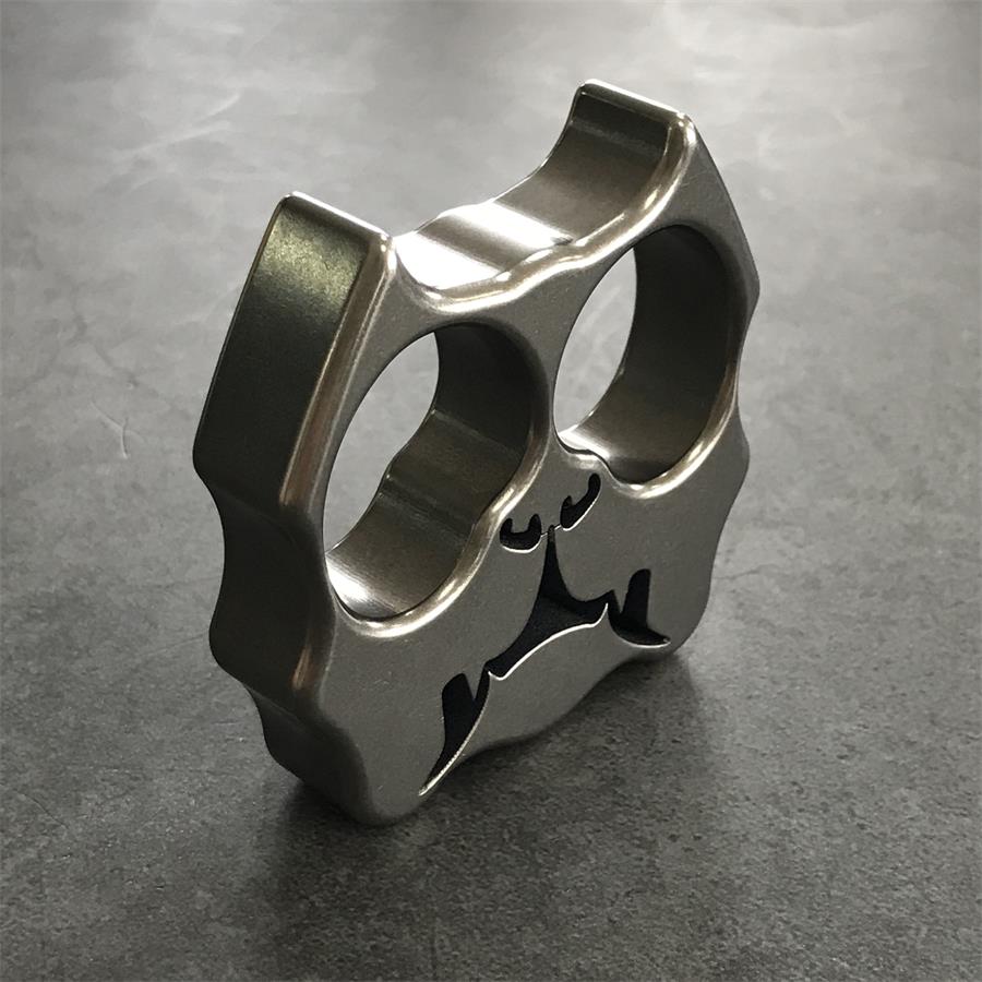Thickened Titanium Dog Head Knuckle Duster EDC Decoration