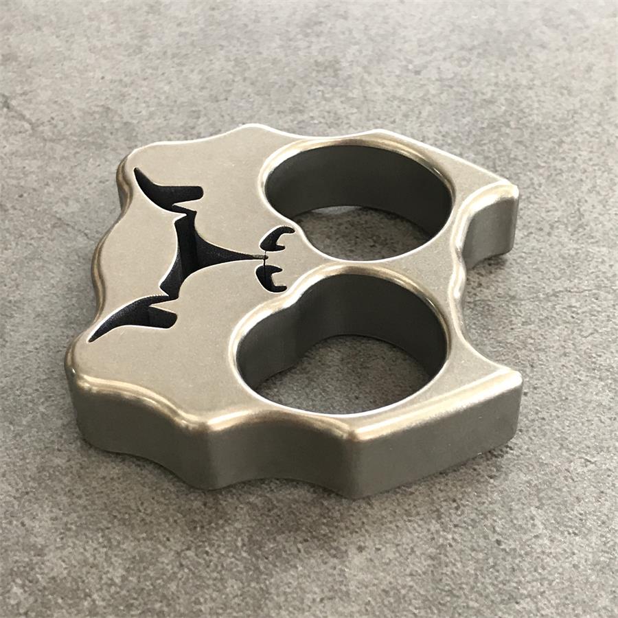 Thickened Titanium Dog Head Knuckle Duster EDC Decoration