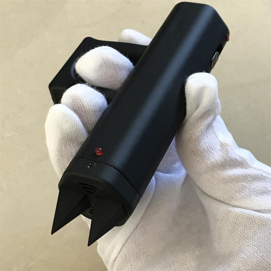 Sharp Knuckle Stun Gun