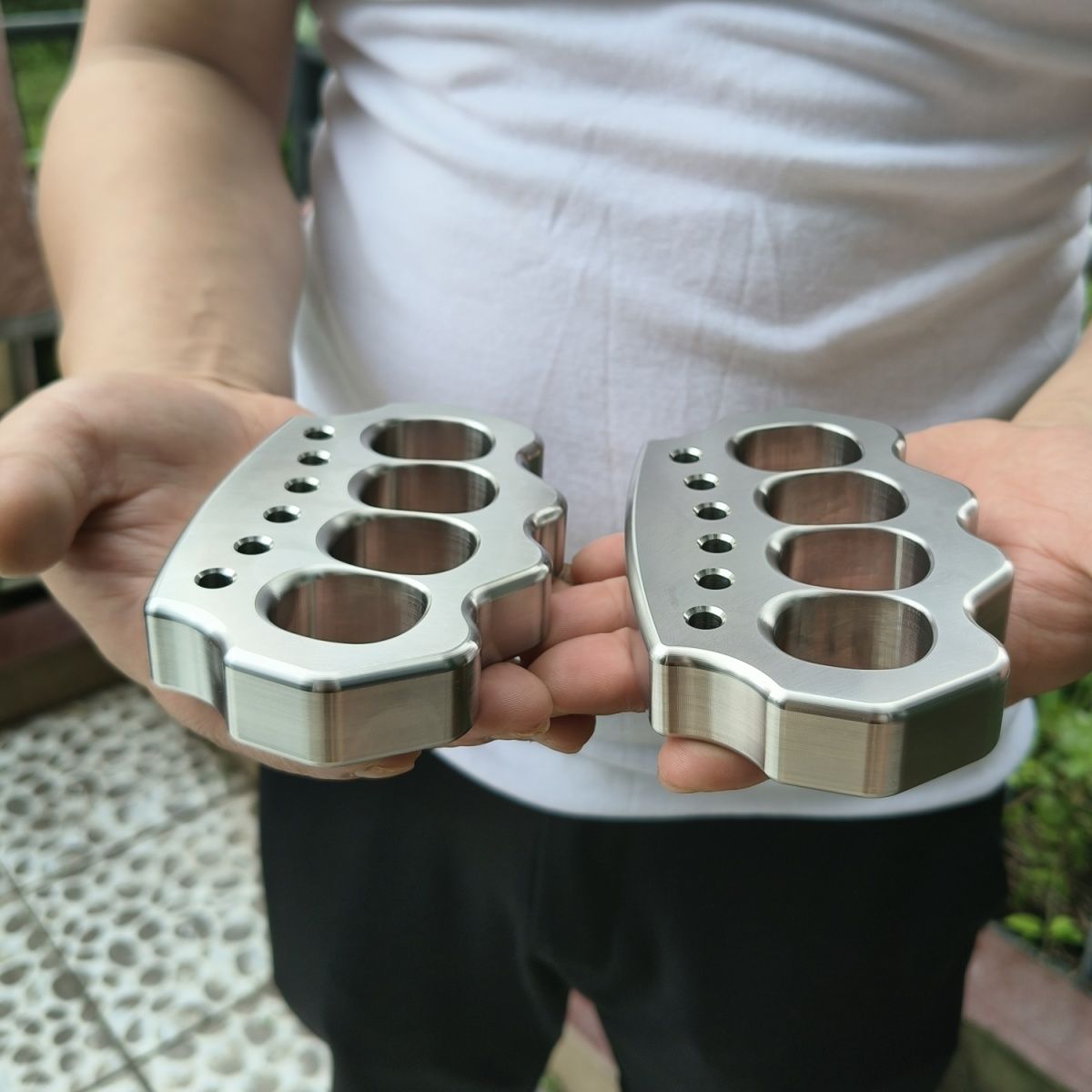 Thickened and Strong 304 Steel Knuckle Duster