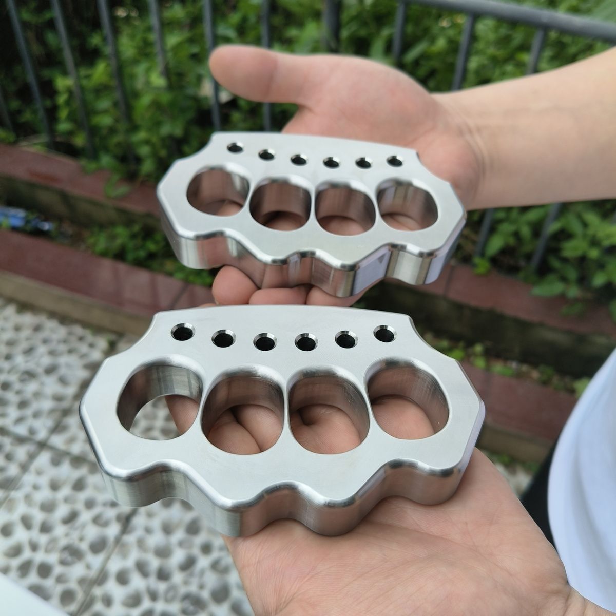 Thickened and Strong 304 Steel Knuckle Duster