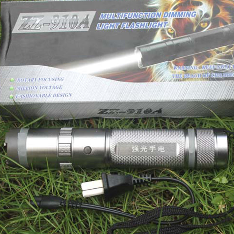 Lampe de poche multifonctionnelle d'auto-défense de bâton électrique à haute tension 910A