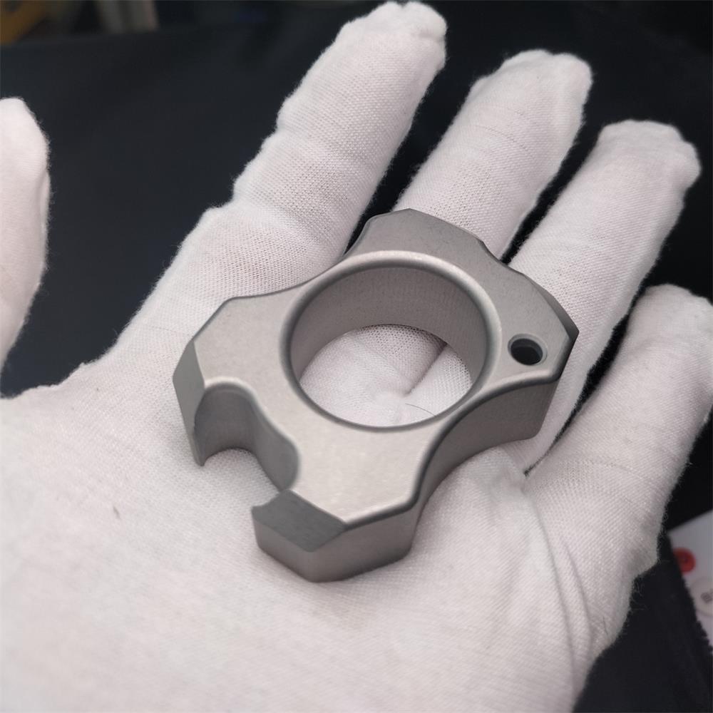 304 Steel Multifunctional Bottle Opener Knuckle Duster