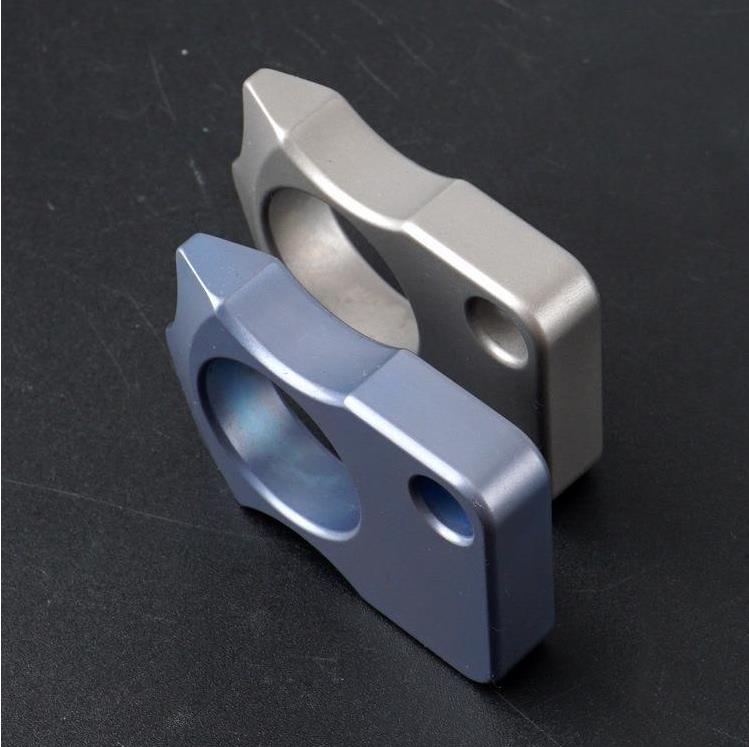 Single Hole Titanium Self-Defense Knuckle Duster