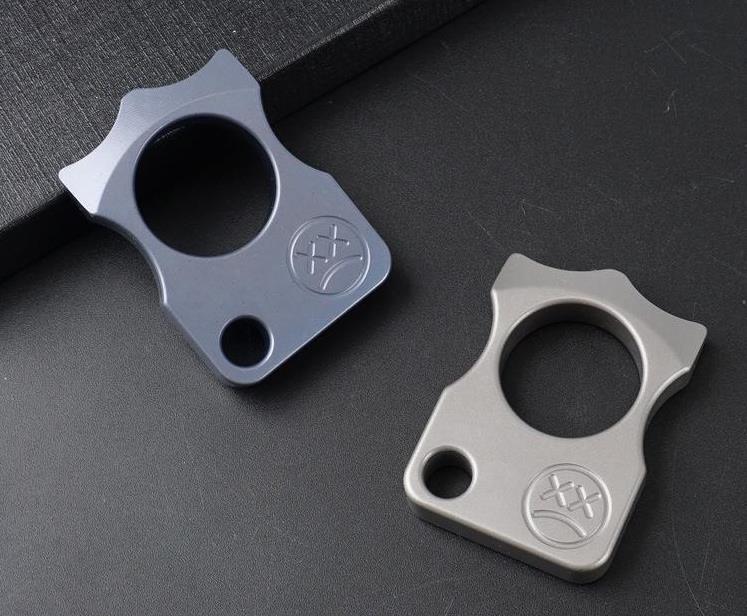 Single Hole Titanium Self-Defense Knuckle Duster