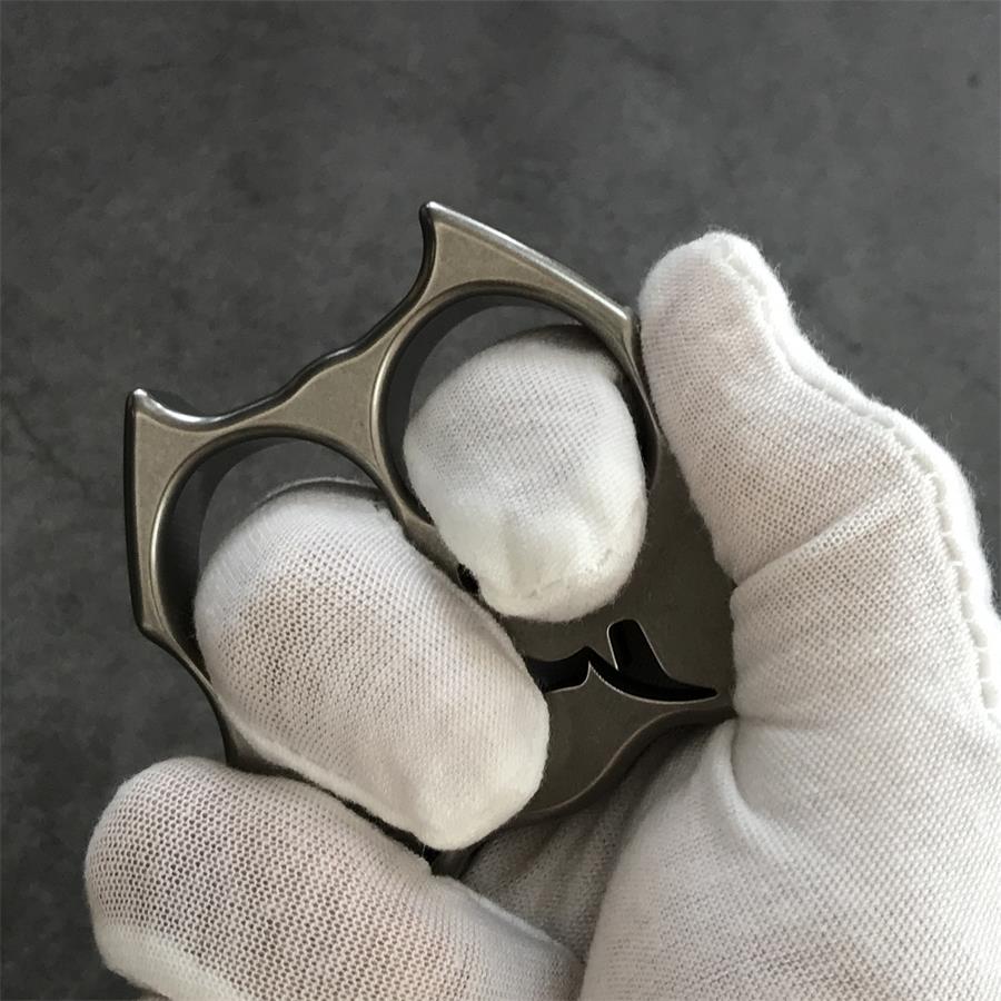 Thickened Titanium Dog Head Knuckle Duster EDC Decoration
